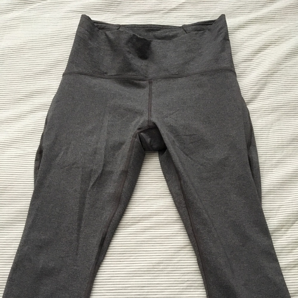Gray Lululemon crop pant